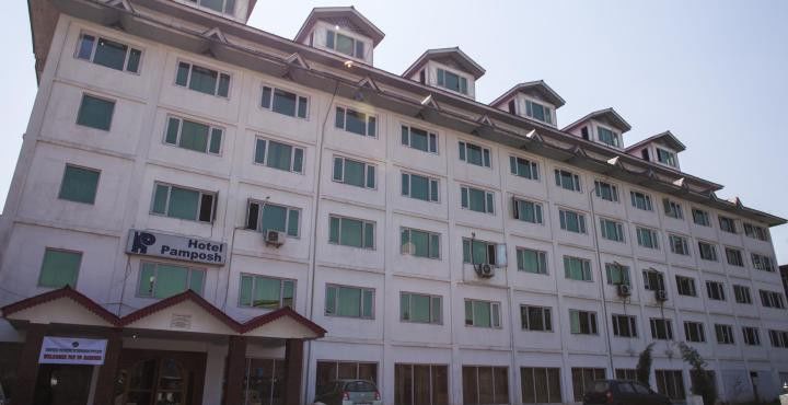 Hotel Pamposh Srīnagar エクステリア 写真