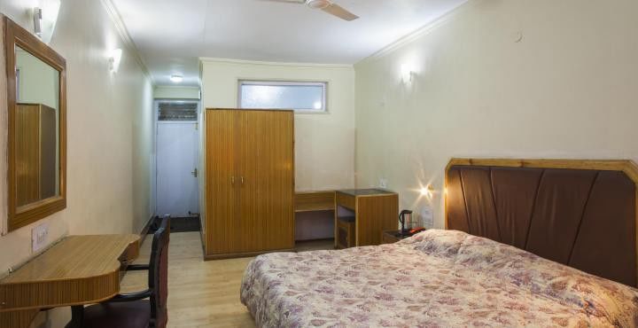 Hotel Pamposh Srīnagar エクステリア 写真