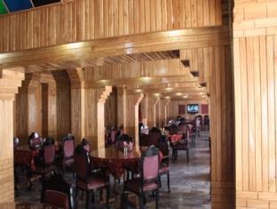 Hotel Pamposh Srīnagar エクステリア 写真